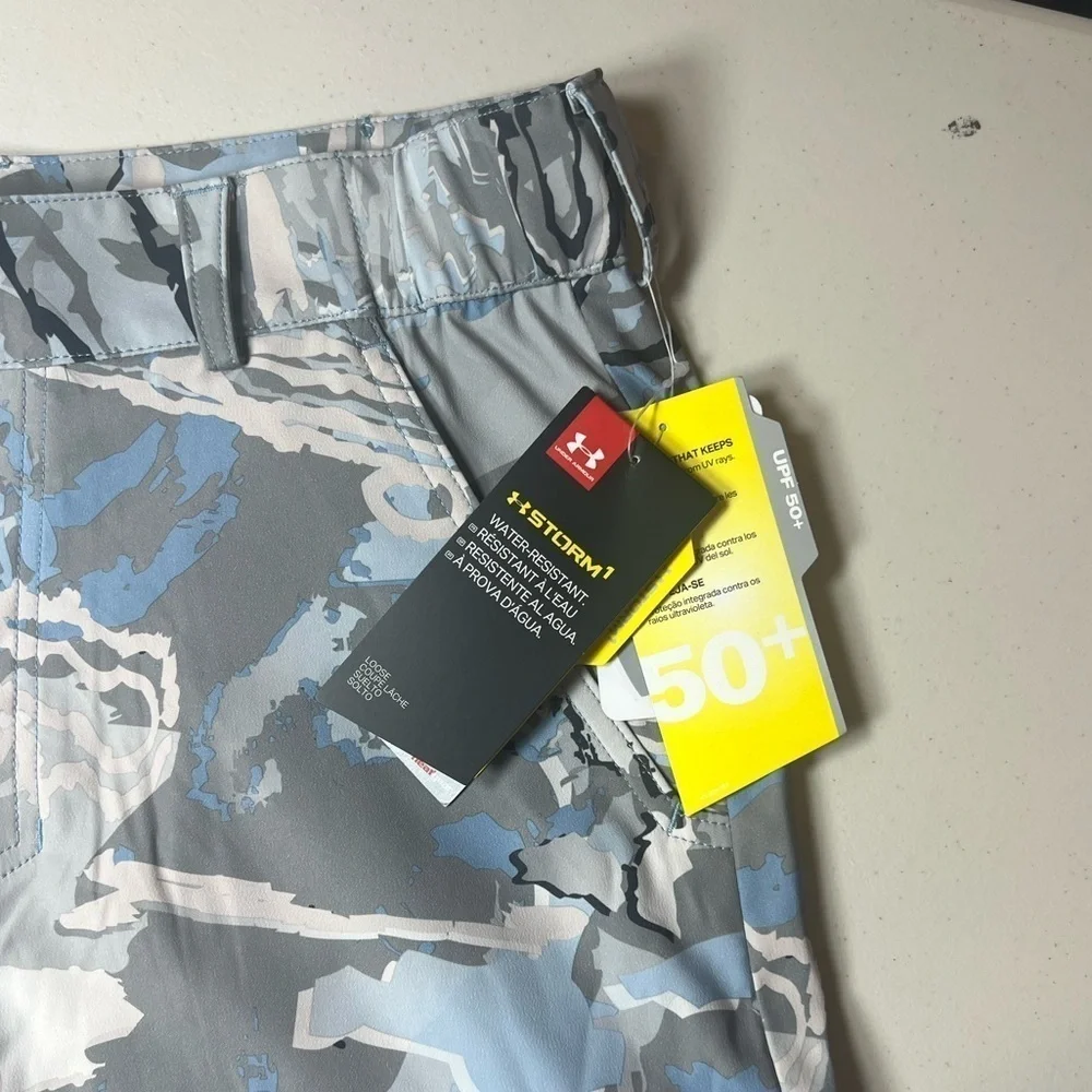 NWT Under Armour Youth Boys XL (32W) Heatgear Storm Digital Camo Cargo Shorts